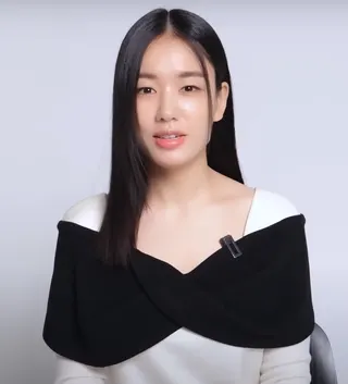 Görsel: Marie Claire Korea / CC BY-SA Ahn Eun-jin