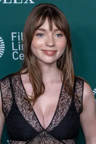 Alexa Swinton