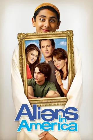 Görsel: TMDB Aliens in America afişi