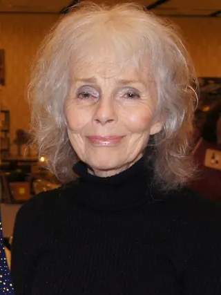 Anne Helm
