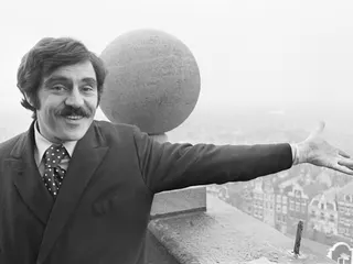 Görsel: Ron Kroon / Anefo / CC BY-SA Anthony Newley