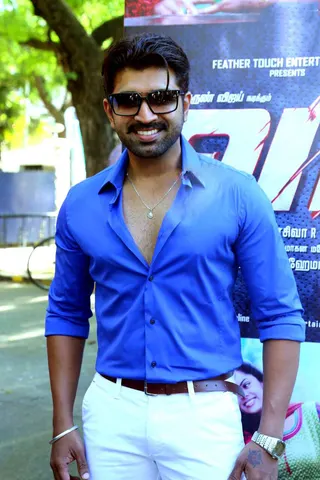 Görsel: Silverscreen Media Inc. (https://silverscreen.in) / CC BY-SA Arun Vijay