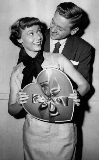Görsel: NBC Television via the Bureau of Industrial Service. In the 1950s and 1960s, networks, program sponsors and studios often used either advertising or publicity agencies for publicity material release. / Kamu malı Beverly Wills