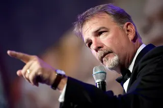 Görsel: DOD photo by U.S. Navy Petty Officer 1st Class Chad J. McNeeley / Kamu malı Bill Engvall
