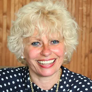 Cecília Esztergályos