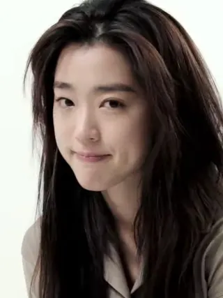 Görsel: Marie Claire Korea / CC BY Choi Sung-eun