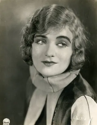 Görsel: Unknown authorUnknown author / Kamu malı Constance Bennett