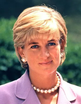 Görsel: John Mathew Smith & www.celebrity-photos.com from Laurel Maryland, USA (Archived link) / CC BY-SA Diana Spencer