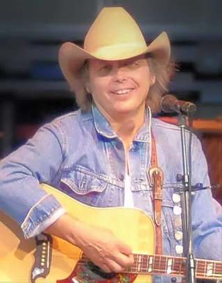Görsel: Dirk Hansen / CC BY-SA Dwight Yoakam