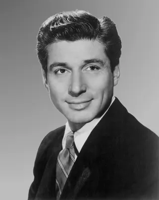 Görsel: United States Steel Corporation (The company sponsored television programs, the U. S. Steel Hour was among them.) / Kamu malı Efrem Zimbalist Jr.