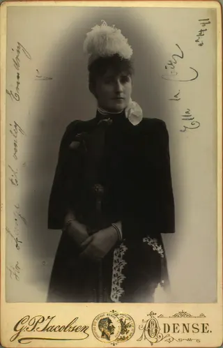 Ella la Cour