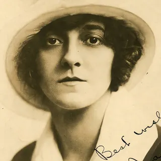 Görsel: Unknown authorUnknown author / Kamu malı Elsie Janis