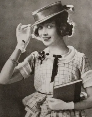 Görsel: Unknown authorUnknown author / Kamu malı Esther Howard