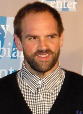 Görsel: Ethan_Suplee_at_GLAAD_Media_Awards.jpg: Greg Hernandez derivative work: RanZag (talk) / CC BY Ethan Suplee