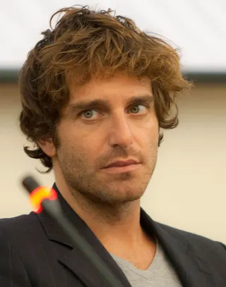 Görsel: Giampaolo_Morelli_2010.jpg: Premio Chiara derivative work: RanZag (talk) / CC BY Giampaolo Morelli