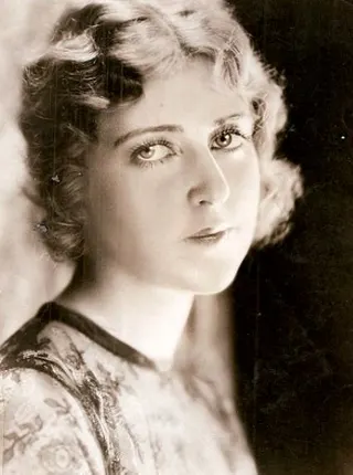 Gloria Grey