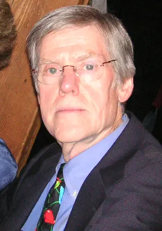 Görsel: Hal_Barwood_2005.jpg: Beatrice Murch derivative work: Prime Blue (talk) / CC BY Hal Barwood
