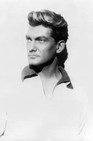 Görsel: original: Carl Van Vechten derivative work: …trialsanderrors / Kamu malı Jean Marais