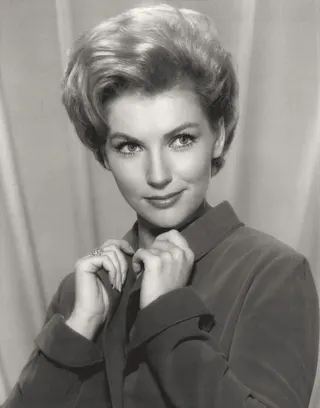 Görsel: Earl Wingard, for MGM / Kamu malı Joan O'Brien