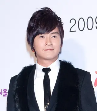 Görsel: 2009 아시아모델 페스티벌 어워즈 - 정원창 05.jpg derivative work: P1340 (talk) / CC BY-SA Joe Cheng