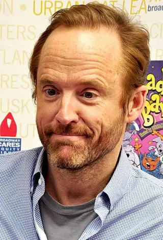 Görsel: John_Benjamin_Hickey_2011_01.jpg: Nick Stepowyj derivative work: RanZag (talk) / CC BY John Benjamin Hickey