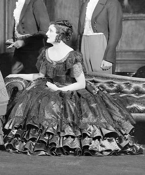 Görsel: Theatre Magazine Company; Vandamm Studio, photographer / Kamu malı Joyce Carey