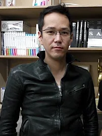 Görsel: Kenji_Kamiyama(left,_taken_by_Danny_Choo(right)).jpg: Danny Choo from Tokyo, Japan derivative work: Puramyun31 (talk) / CC BY-SA Kenji Kamiyama
