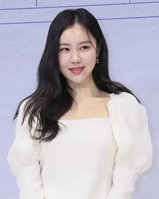 Görsel: K-POPIT 케이팝잇 TV10 / CC BY Kim Ye-won