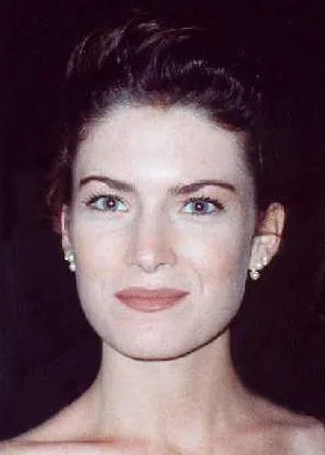 Görsel: derivative work: Rossrs Kyle_MacLachlan_Lara_Flynn_Boyle_Emmy_Awards_1990.jpg / CC BY Lara Flynn Boyle