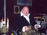 Leon Askin