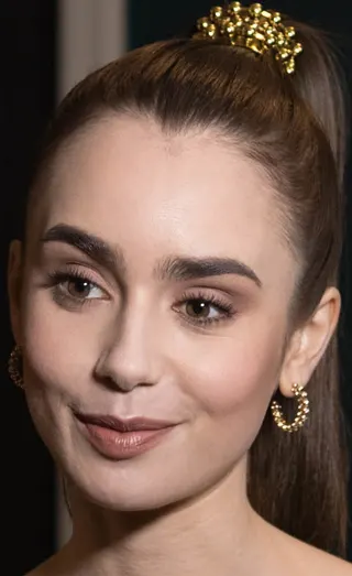 Görsel: Montclair Film / CC BY Lily Collins