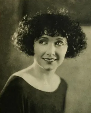 Görsel: Photoplay magazine / Kamu malı Mae Busch