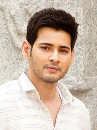 Görsel: http://www.princemahesh.com/ http://www.princemahesh.com/new/wp-content/gallery/spyder-stills/mahesh-babu-spyder-stills-6.jpg / CC BY-SA Mahesh Babu