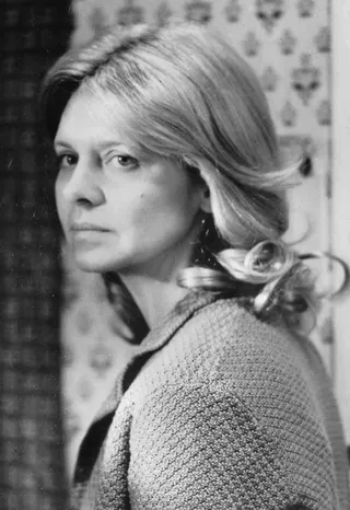 Görsel: It is unclear as to whether the press materials were distributed by a publicity agency employed by representatives of the subject, or if they were distributed by producers of a project the subject was / Kamu malı Melinda Dillon