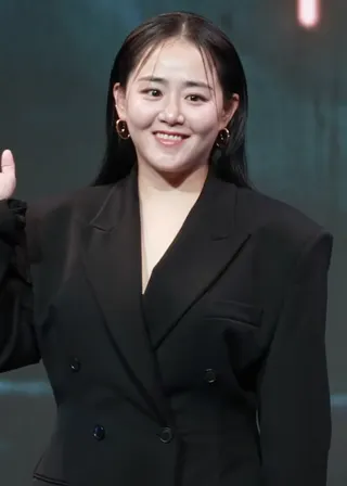 Moon Geun Young