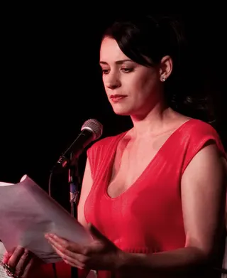 Görsel: Thrilling_Adventure_Hour.jpg: Jonathan Reilly derivative work: Tabercil (talk) / CC BY-SA Paget Brewster