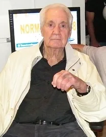 Görsel: Riley's Autographs / CC BY Pat Summerall