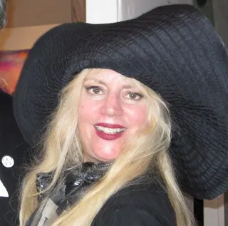 Phoebe Legere