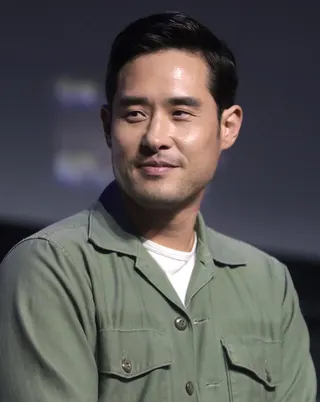 Raymond Lee