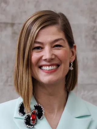 Görsel: Number 10 / CC BY Rosamund Pike