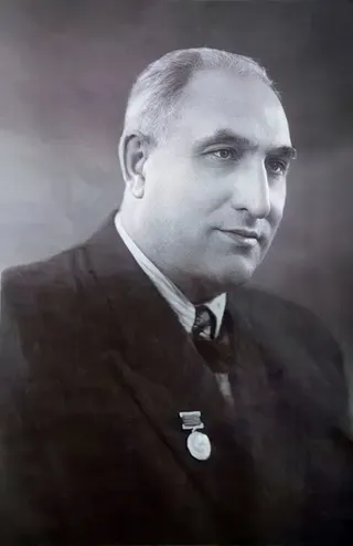 Görsel: Unknown authorUnknown author / Kamu malı Rza Tahmasib