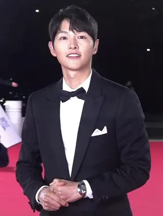 Görsel: K-POPIT 케이팝잇 / CC BY Song Joong-ki