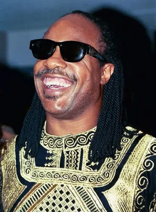 Görsel: Kingkongphoto & www.celebrity-photos.com from Laurel Maryland, USA / CC BY-SA Stevie Wonder