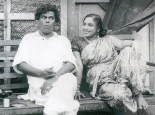 Görsel: Screen shot from 1947 Tamil film Paithiakaran produced by T.A. Mathuram / Kamu malı T. A. Madhuram