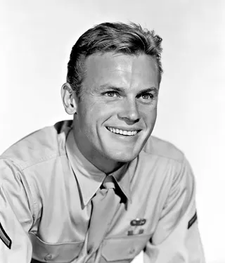Görsel: Studio Publicity by Warner Bros. / Kamu malı Tab Hunter