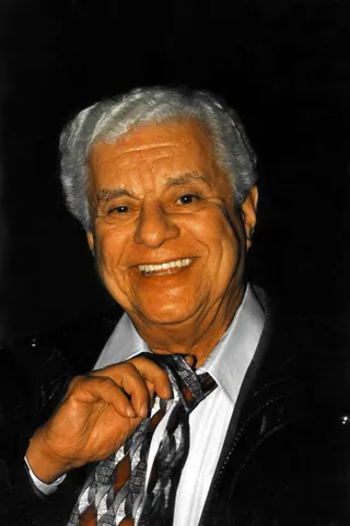 Görsel: Kingkongphoto & www.celebrity-photos.com from Laurel Maryland, USA / CC BY-SA Tito Puente