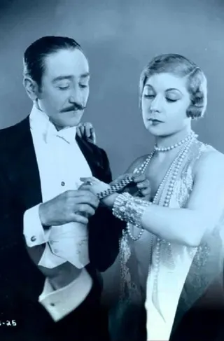Görsel: TMDB Two White Arms afişi