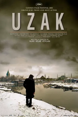 Görsel: TMDB Uzak afişi