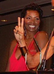 Görsel: Credited to "https://theflash.fandom.com/wiki/Vanessa_Williams" / CC BY-SA Vanessa Estelle Williams
