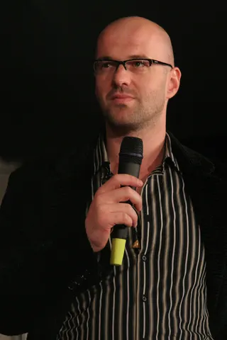 Velibor Topiç
